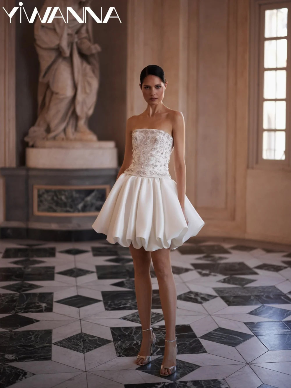 Glimmering Beaded Crystal Mini Wedding Dress Romantic Satin Strapless Bridal Gown Customized Chic Sleeveless Dresses For Bride