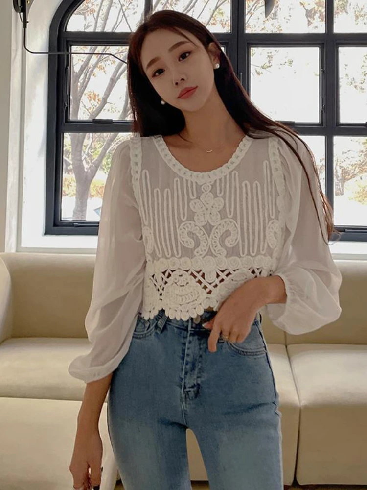 Spring Retro Women Pullover Shirt O-neck LongPuff Sleeves Slim Blouse Small Chiffon Crochet Hollow Out Short Top