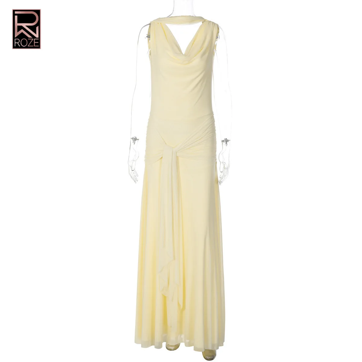 Sukienka bandażowa z odkrytymi plecami - wycięcia i sznurowanie, sukienka na randkę