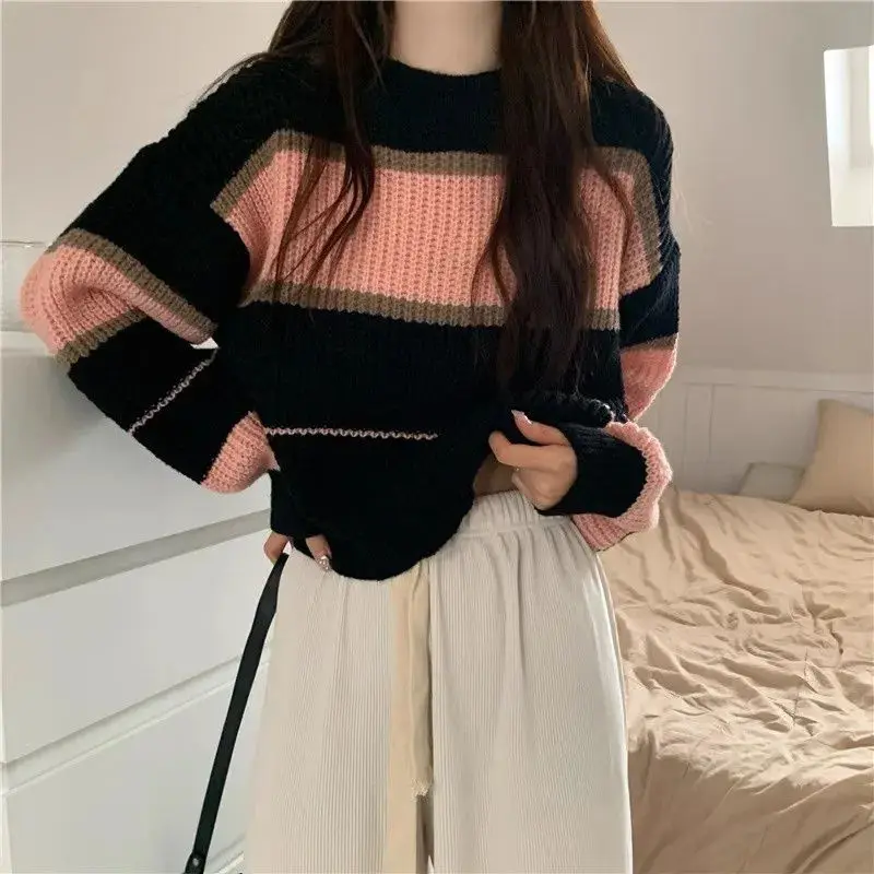 Color Blocking Striped Knitted Sweater with Gentle and Lazy Style Loose and Age Reducing Pullover New Long Sleeved Top Short