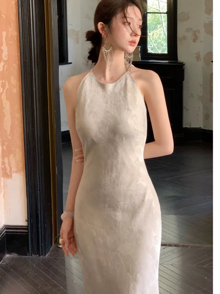 المرأة الأنيقة البيج الساتان Bodycon السباغيتي حزام فساتين الصيف موضة جديدة مثير بلا أكمام فستان طويل مساء فستان حفلات