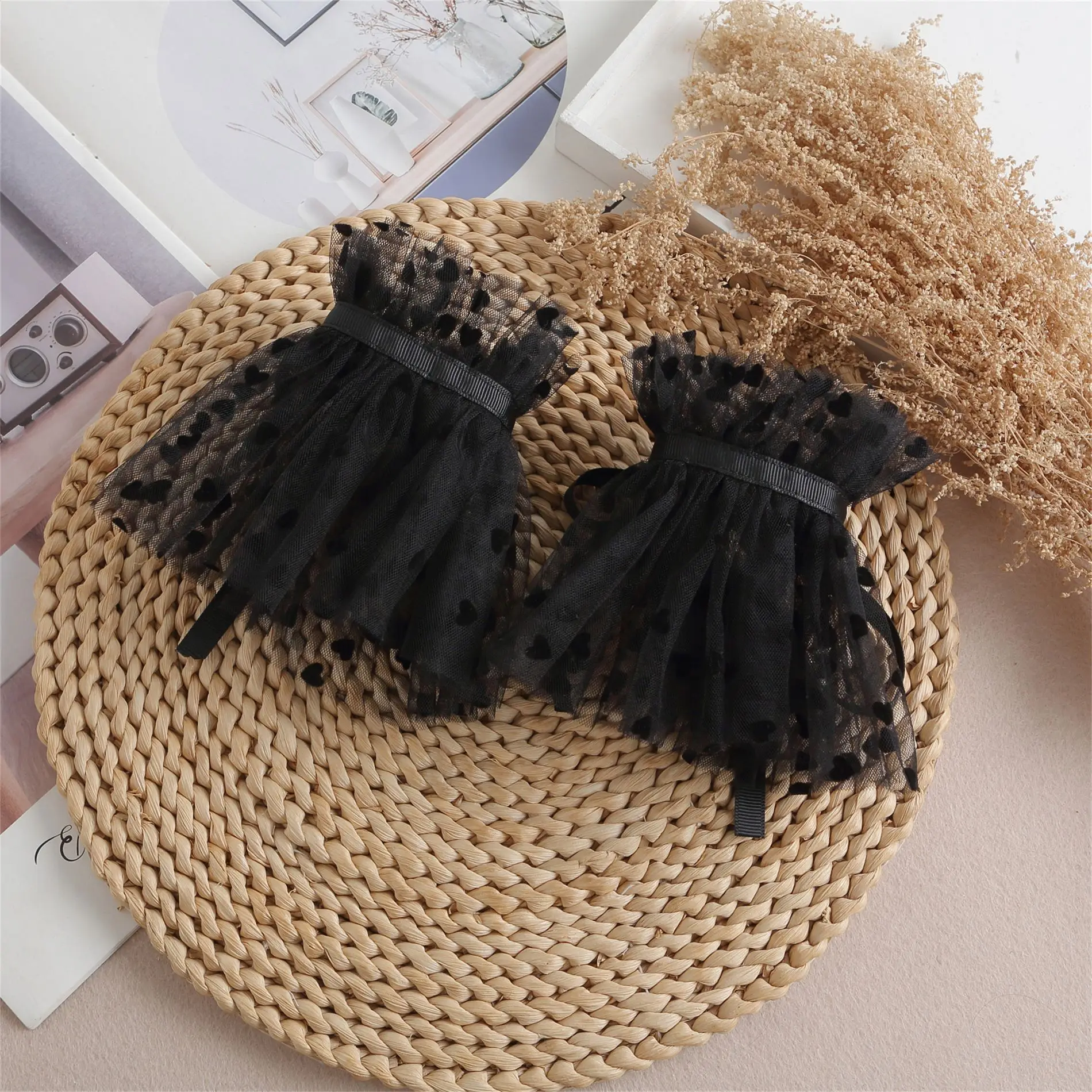 

Dual Use Lace Covers Fashionable Detachable Fake Sleeves Heart Mesh Lace Cuffs Cute Lace Cuffs Accessories For Themed Parties