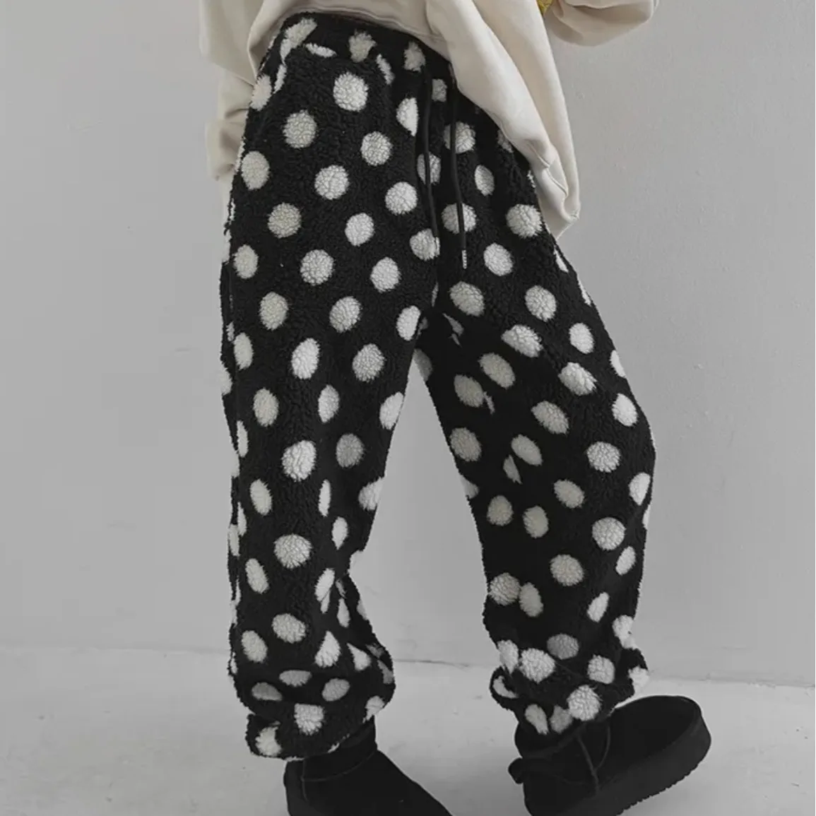 Calças casuais femininas coreano sle chique outono inverno novo facionable bolinhas algemado cintura elástica pele de cordeiro calças compridas