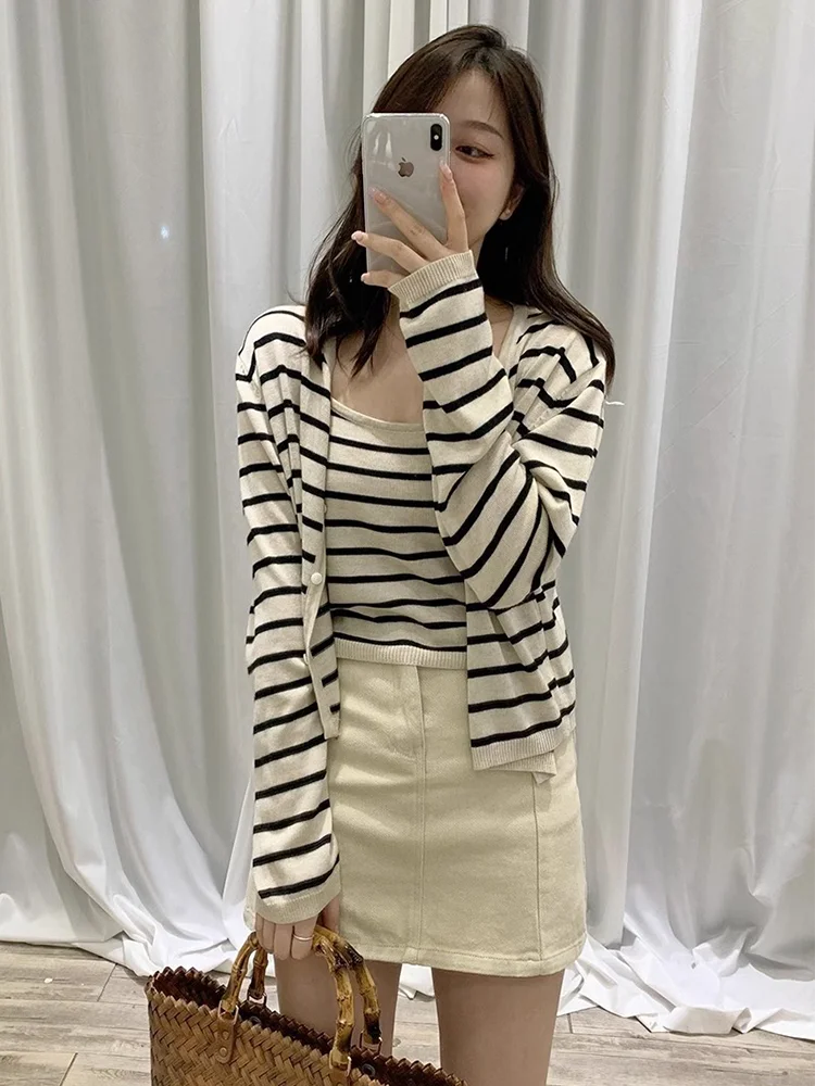 

Chic Korean Sle Striped Long Sve V-Ne Knitted Open Cardigan Tank Top Women's Two-Piece Set Versatile Faionable Top