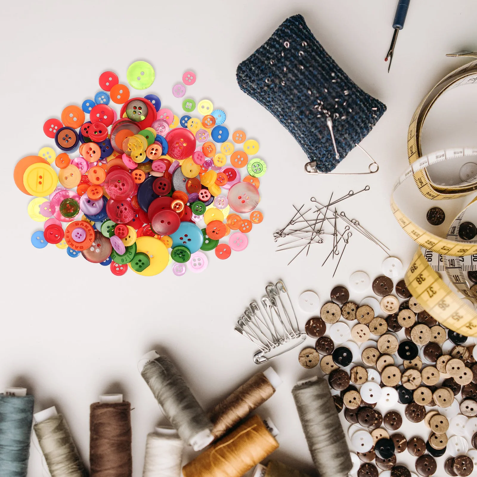 

660Pcs Resin Buttons for Crafts Round Flat Clothes Sewing Decorative DIY Projects Buttons for Crafts Costume Decorations