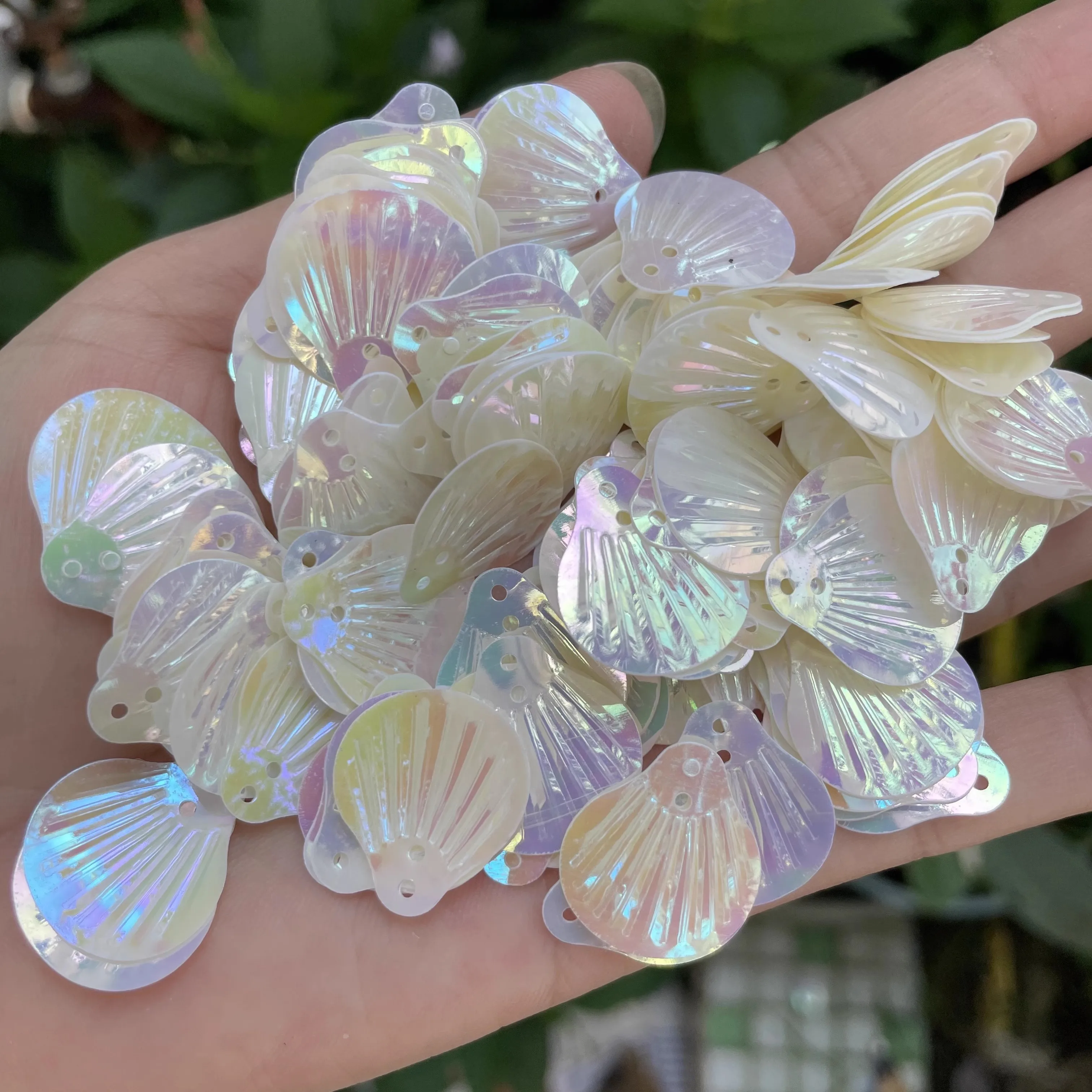 

500g 14mm 20mm Edge Hole transparent Light Hole Shell Sequins for DIY Pendant Sewing Clothing Decor Accessories rhinestones