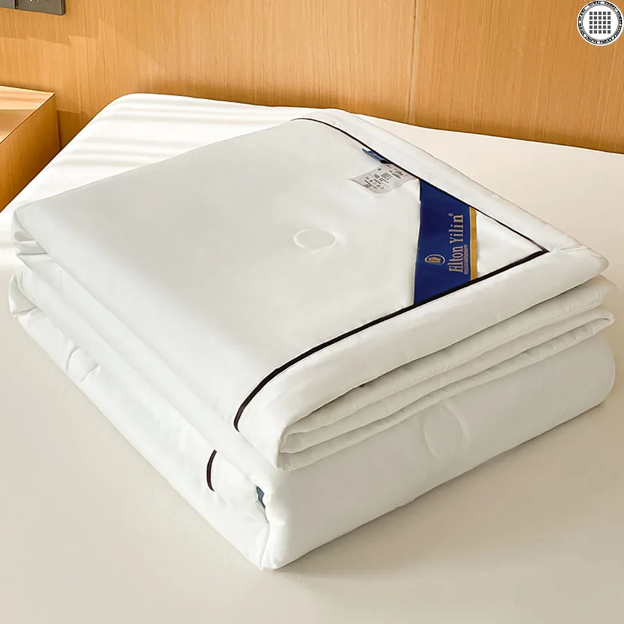

Star Hotel Soybean Quilt, Light And Breathable Air Conditioning Blanket, Single And Double Person Microfiber Quilted Down Quilt