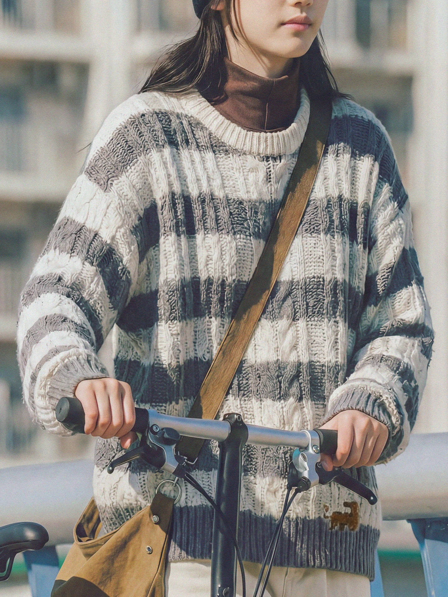 

Женский вязаный свитер Octopusme с круглым вырезом, длинными рукавами, бахромой, в полоску, с узором «косичка», для весны и осени, повседневный, для ношения под одеждой