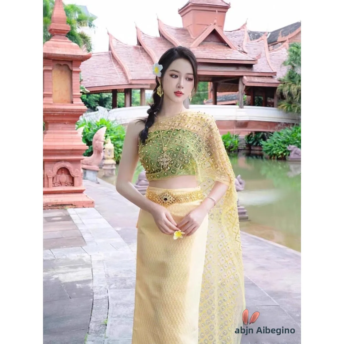 

Traditional Dai Ethnic Women's Clothing Set Travel Photography Studio Theme Popular Photography Traditional National Costume