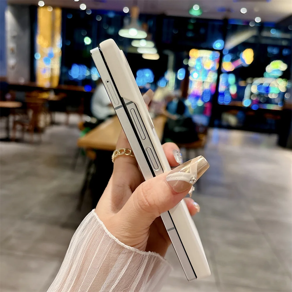 حافظة هاتف فاخرة بلون سادة لهاتف سامسونج جالاكسي Z Fold 7 6 5 محور مفصلي مقاوم للصدمات غلاف صلب للكمبيوتر الشخصي (الغطاء الخلفي فقط)