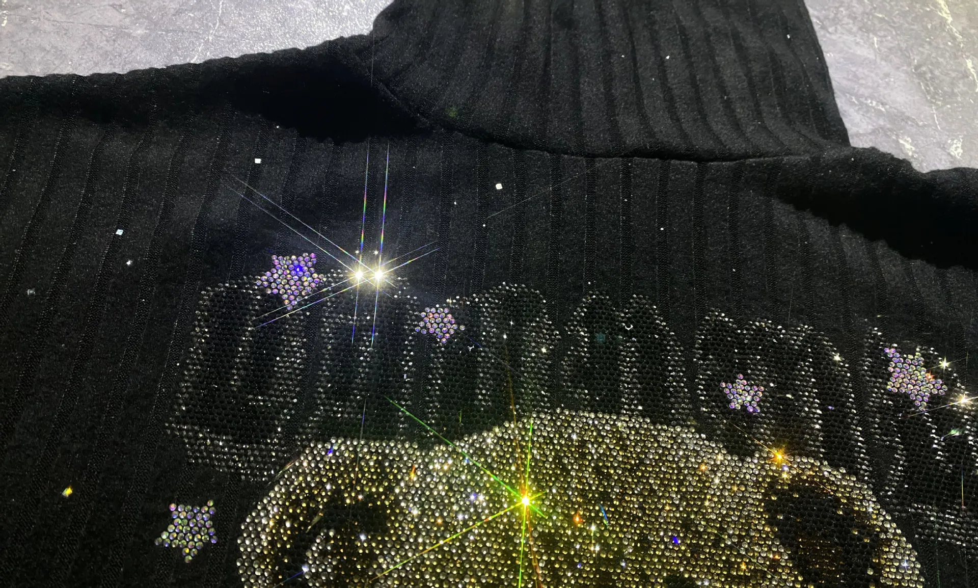 เสื้อสเวตเตอร์คอเต่าทรงโอเวอร์ไซส์สำหรับผู้หญิง เสื้อผ้าฤดูใบไม้ร่วงฤดูหนาว แต่งผ้าลูกไม้ด้านข้าง ทรงหลวม แขนยาว สไตล์ลำลอง ถักนิตติ้ง เสื้อพูลโอเวอร์ผู้หญิง