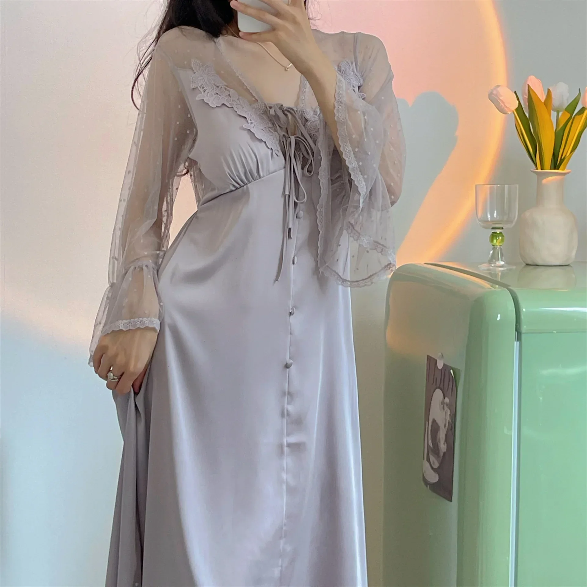 

Весенне-осенняя одежда для сна из ледяного шелка, элегантная женская длинная ночная рубашка в дворцовом стиле, одежда для дома, сексуальная перспективная кружевная ночная рубашка, домашняя одежда