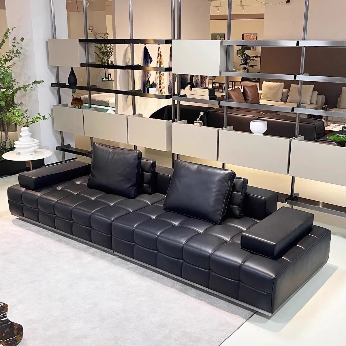 

Italian Minimalist First-layer Cowhide Sofa Luxury Living Room Leather Sofa Straight Row Multi-person Lawrence Leather Sofa