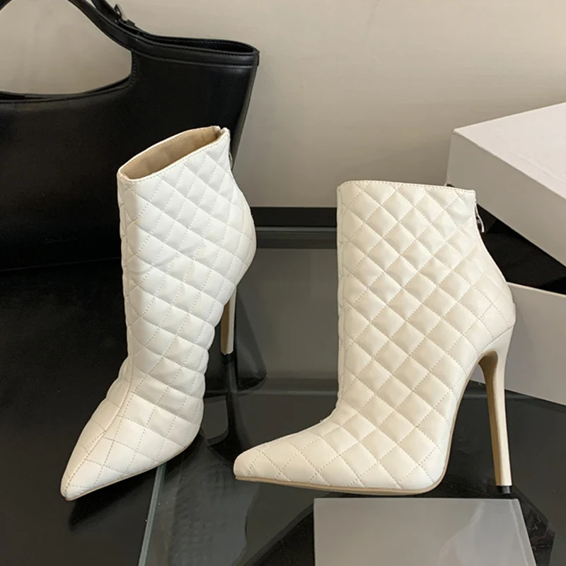 

Liyke осенне-зимняя обувь, женские кожаные ботильоны ручной работы с решеткой, пикантные туфли с острым носком для вечеринки, выпускного вечера, черный, белый цвет