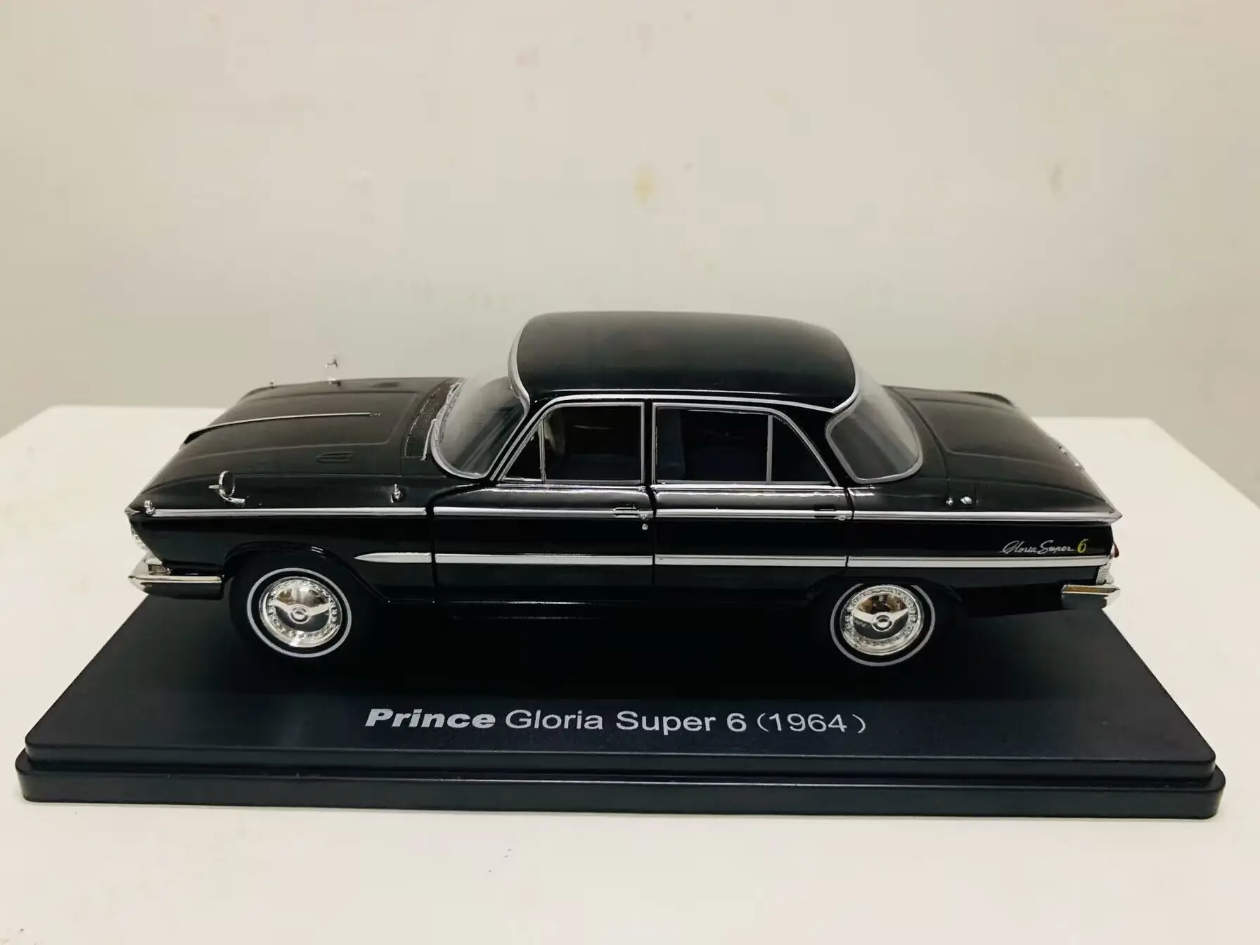 Prince Gloria Super 6 1964 2 Open Door 1:24 Scale Die-Cast Model Car Gift New