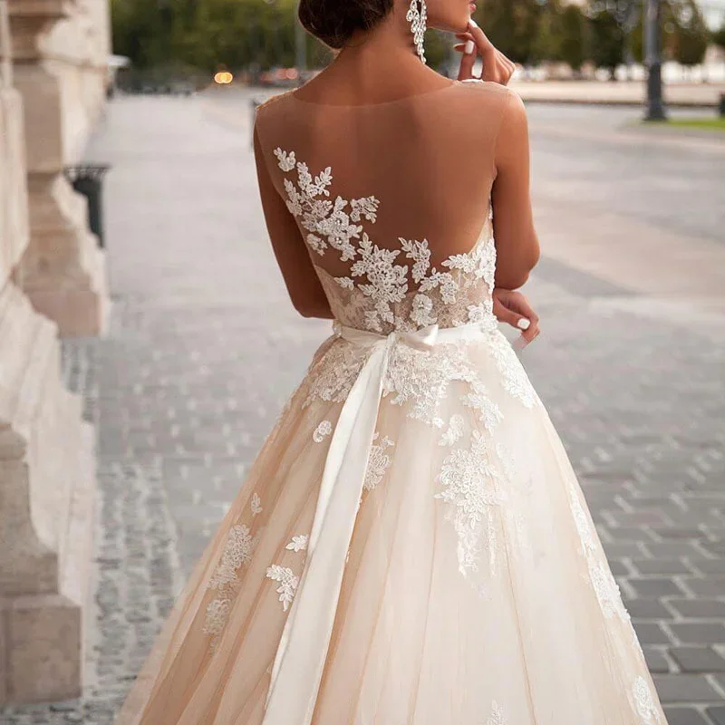 Robe de Mariée Champagne Personnalisée avec Ceinture à Perles, Tenue Élégante avec Poignées Amovibles, en Dentelle, Dos aux, avec Applique, pour Patients