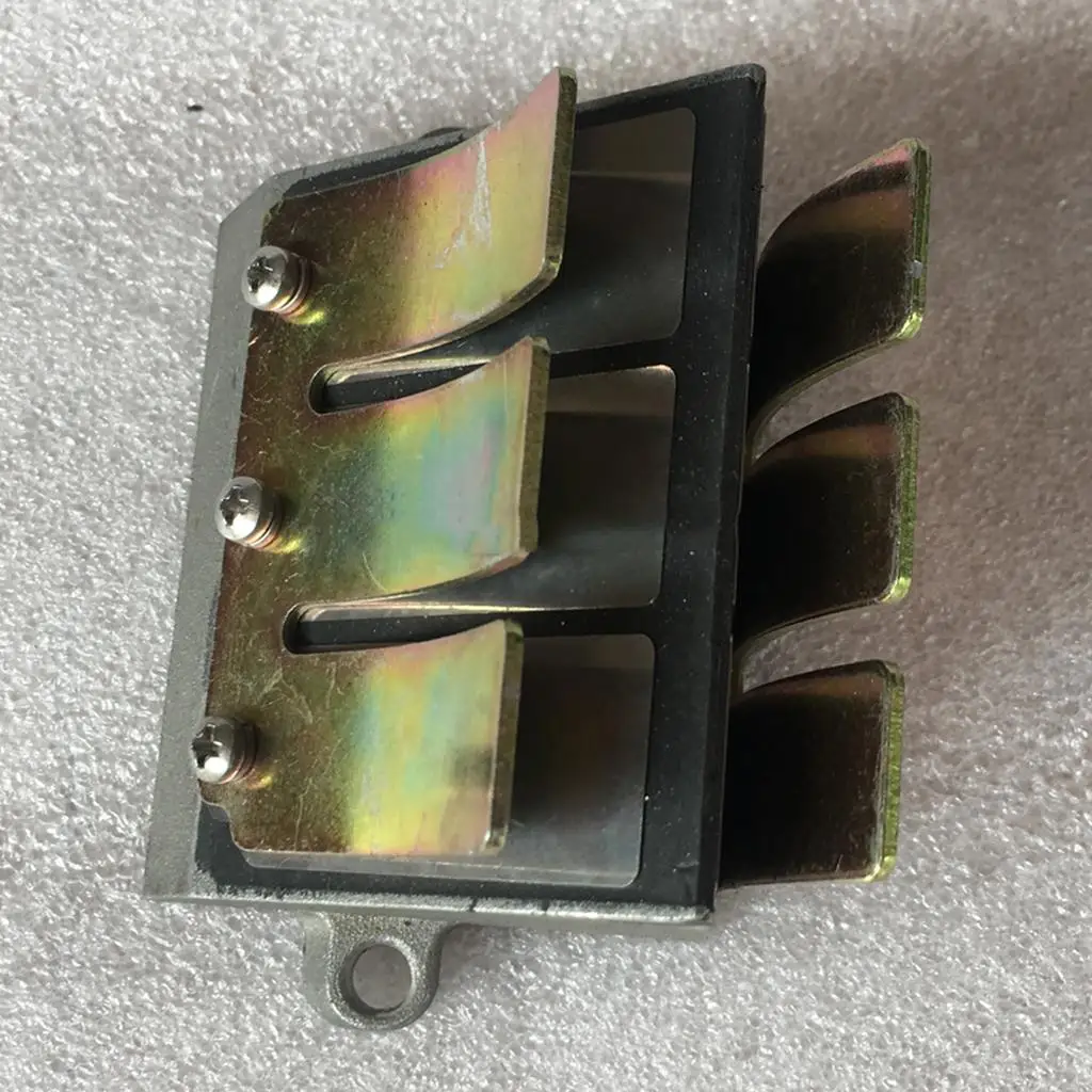 

Motorcycle Engine Carburetor Intake Reed Valve Assembly for