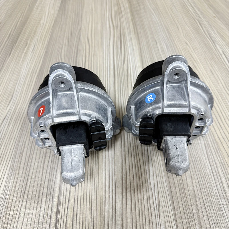 

2PCS Engine Mount For BMW F07 F10 F18 M5 M6 Suspension Kit Engine support bracket 22117935141 22117935142