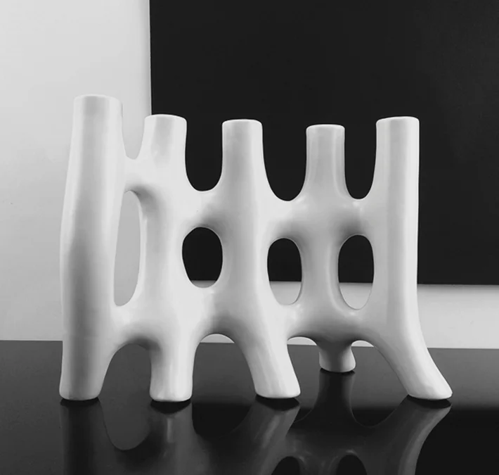 Modern Minimalist Black White Ceramic Decorative Accessories Cabinet Sample Room Display Home Decorations Soft Interior Design