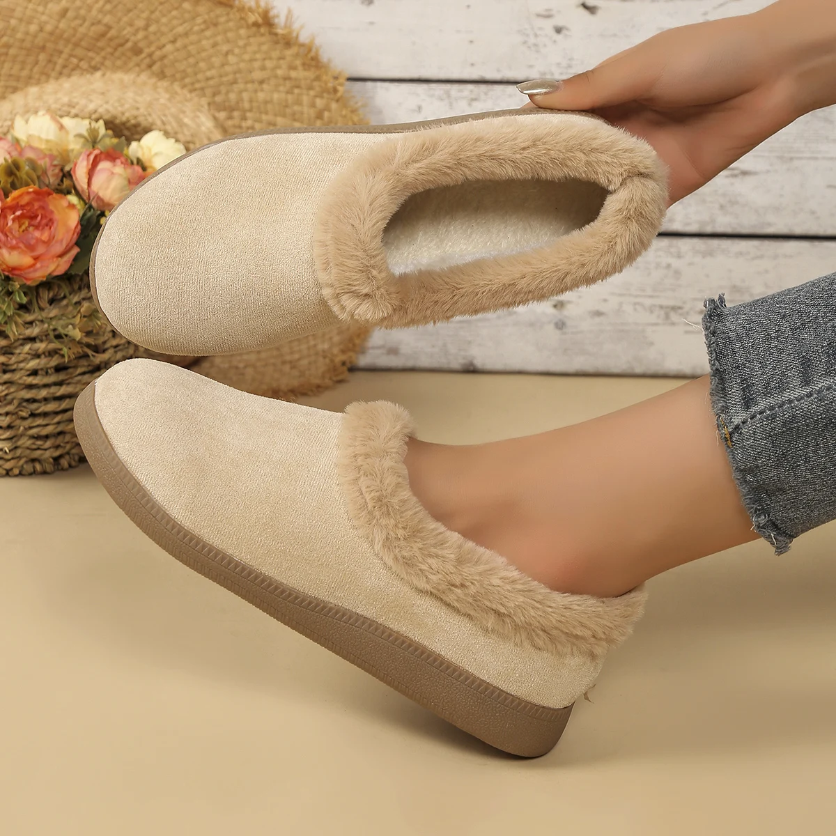 

2025 Women Snow Boots Winter Retro Fashion Outdoor Casual Ankle Boots New Casual Plush Platform Shoes Women Zapatos De Mujer