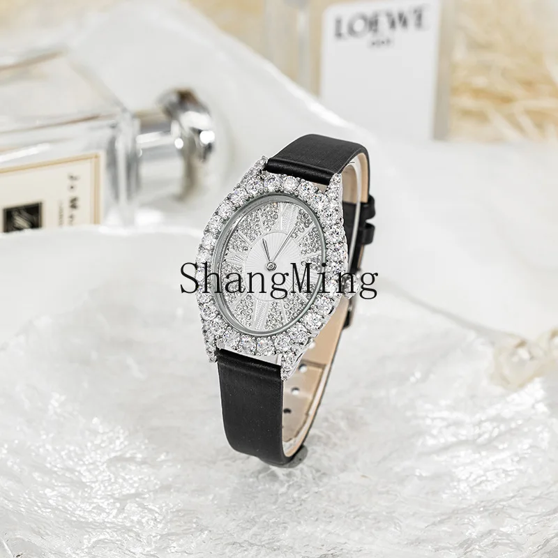

CL new fashion light luxury women's watch high value waterproof high-end temperament ins wind belt watch