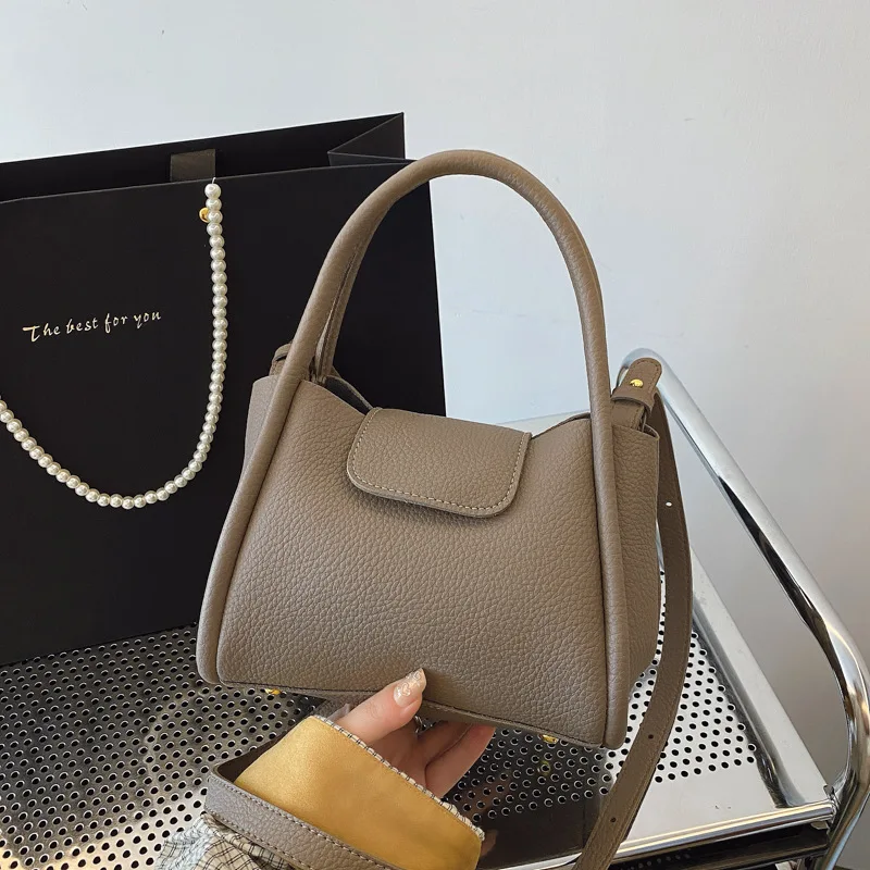 

2025 New Solid Color Bucket Bag Women's Waterproof Soft Leather Shoulder Bag Minimalist Tote for Work Commute