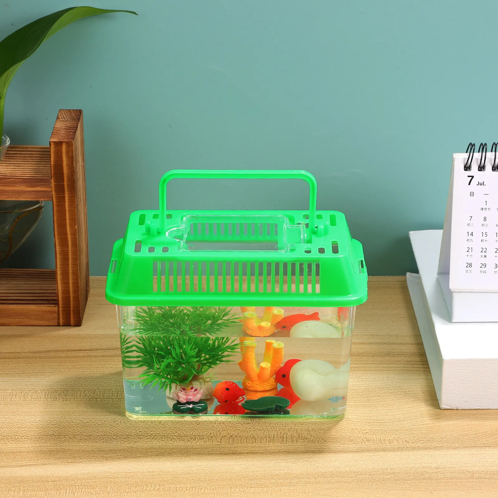 Mini Fish Tank Plastic Handheld Aquarium for Small Fish Goldfish Turtle Non Toxic Transparent Design Lightweight Easy
