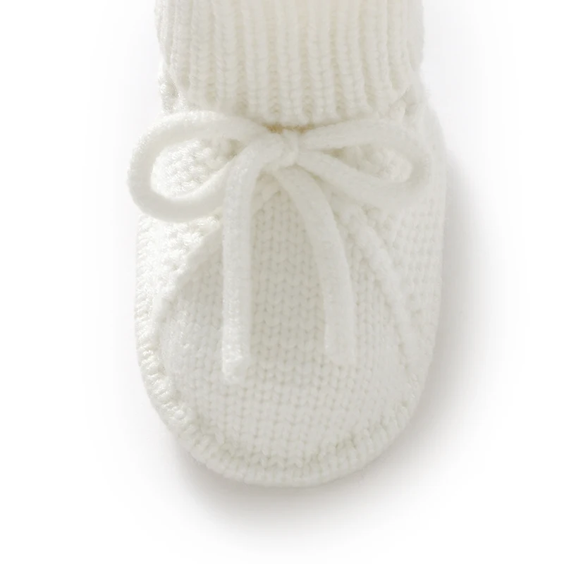 أحذية مشوا لأول مرة للفتيات الصغيرات من عمر 0 إلى 18 شهرًا نعل ناعم متماسك لحديثي الولادة بعقدة على شكل فيونكة لمرحلة ما قبل المشي أحذية كروشيه للأطفال الصغار غير قابلة للانزلاق