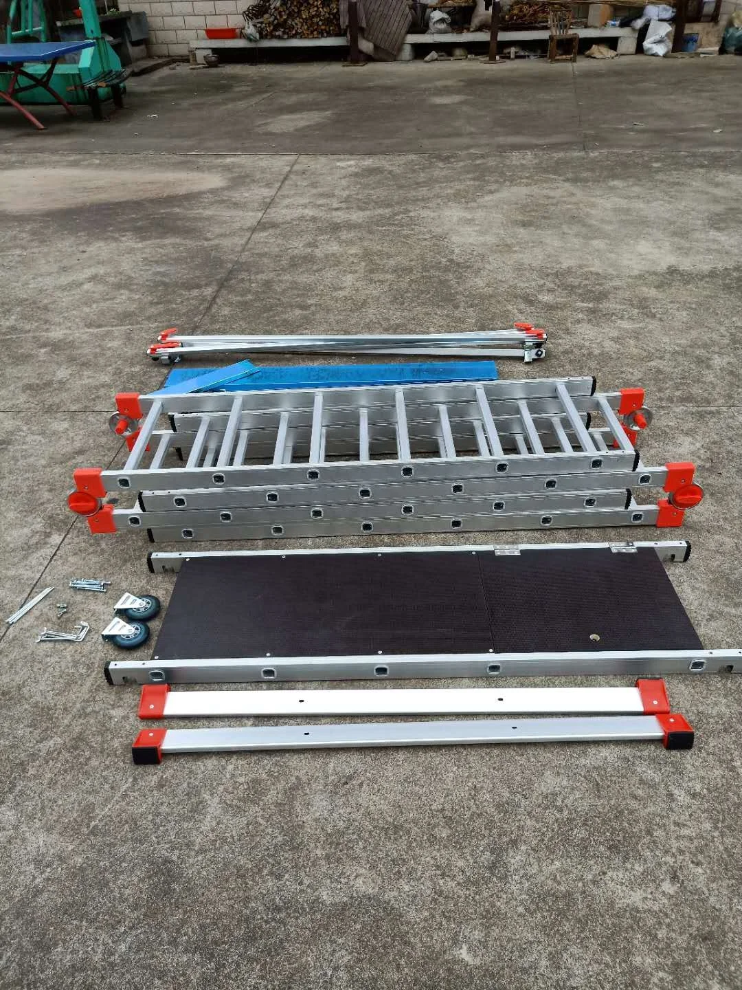 5.6m  Adjustable Platform Scaffolding Ladder with Locking Wheels Portable Ladder