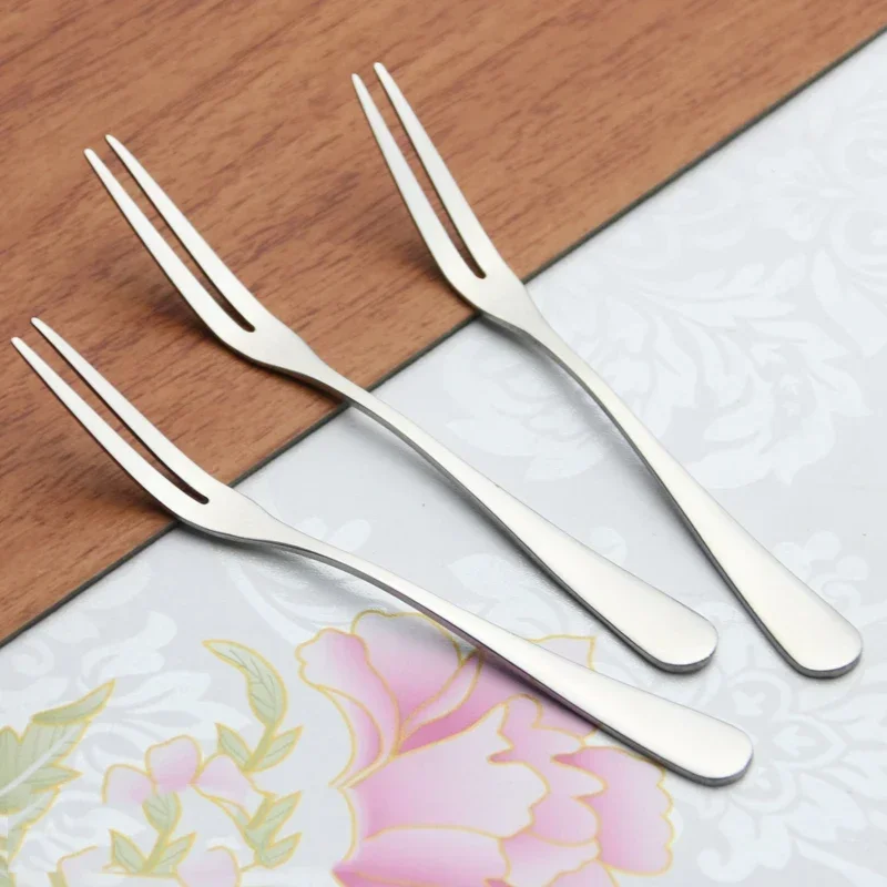 VanKood Stainless Steel Fruit Fork Dessert Fork Eco-friendly Two Tooth Dinner Forks Fork Western Style Kitchen BBQ Tool