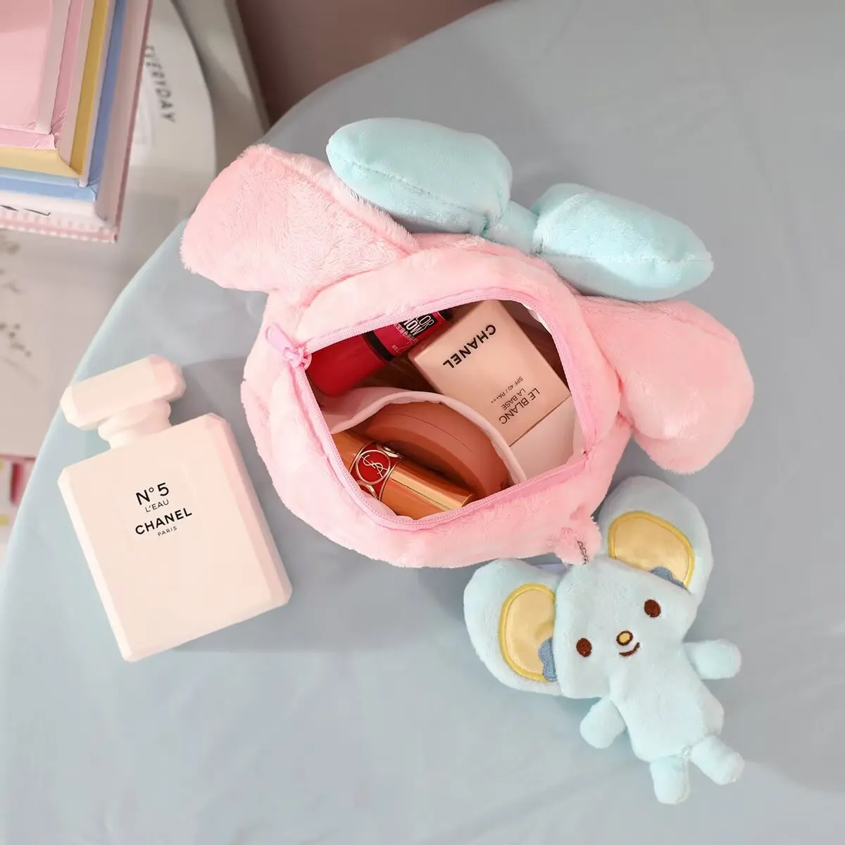 Um conjunto de sacos cosméticos dos desenhos animados bolsa de moedas kuromi minha melodia saco de pelúcia lápis caso saco de armazenamento de cosméticos presentes de aniversário menina mulher