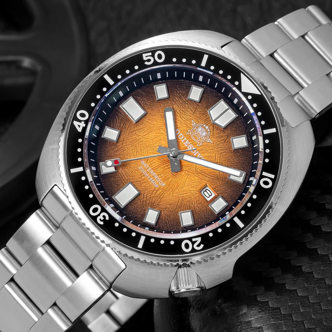ADDIESDIVE Men's Quartz Diver Watch Sapphire Glass Turtle Shell AR Coated Ceramic Bezel Super Luminous 200m Waterproof Watches