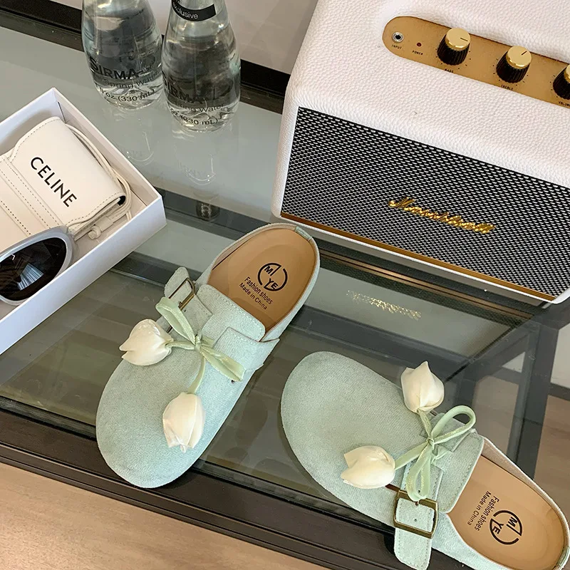 2025, modische Damen-Pantoletten mit Tulpenakzent, Slip-On-Clogs für Damen mit weicher Sohle, elegante geschlossene Hausschuhe, passend zum Kleid