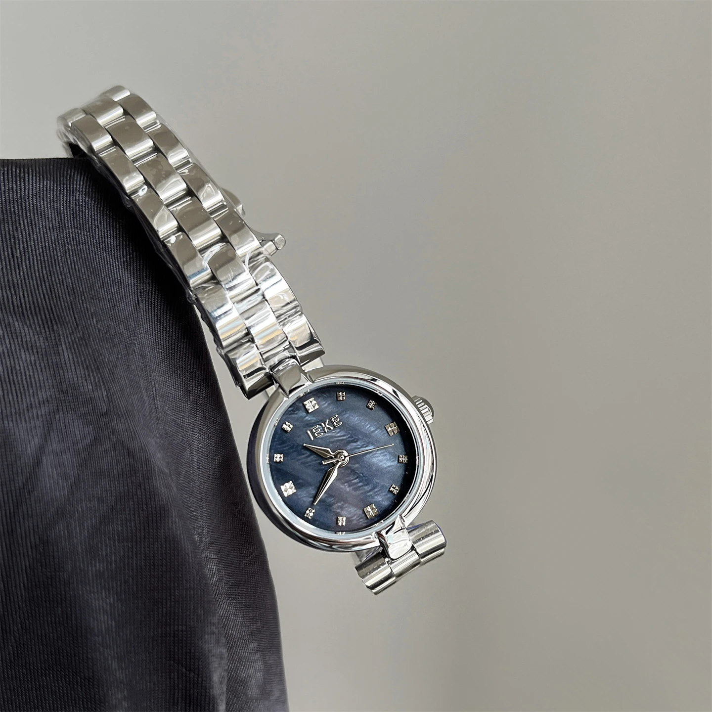 

New Deep-Sea Blue Women'S WatchUnderstated Luxury Simple Casual Stylish, Exquisite, And Petite. A High-End Selection Of Watches.