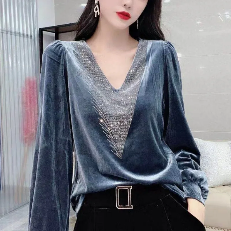 

Elegant Fashion Base Shirt High-end T-shirt Women's Spring New Sexy Versatile V-neck Gold Velvet Inlaid Diamonds Long Sleeve Top