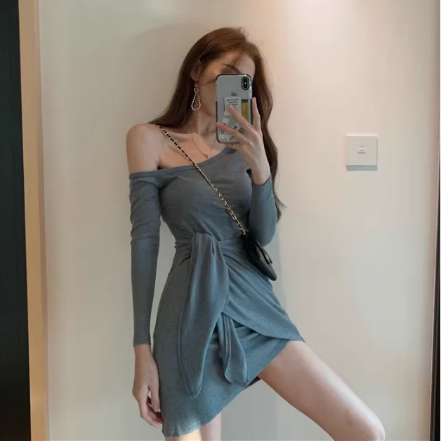 Design sensoriel sacs à épaules dénudées robe de hanche nouvelle jupe à manches longues de tempérament mince