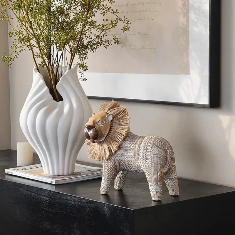 

Lion Nordic luck ornament wabi wind art living room study bedroom decoration