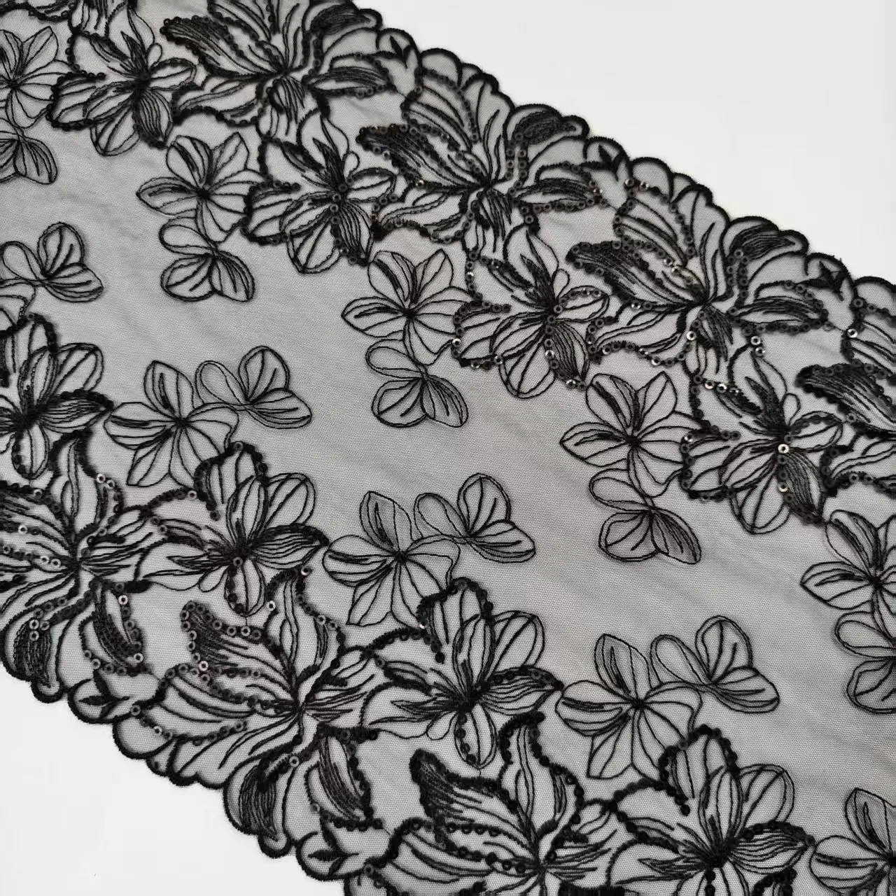 flor-grande-negra-con-bordado-de-lentejuelas-encaje-accesorios-hechos-a-mano-ancho-25cm