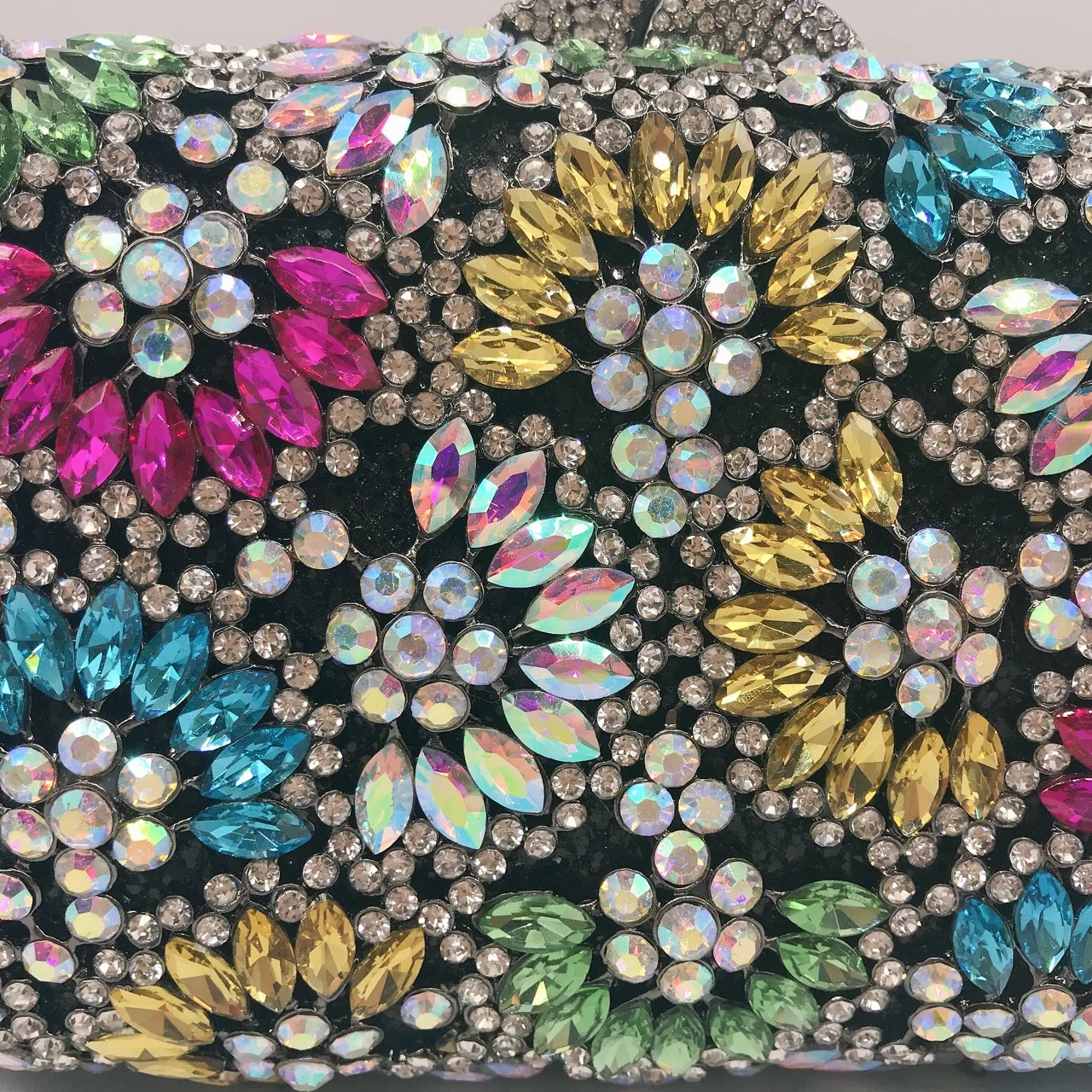 Dream Fan Diamond Dinner Bag Magnetic Buckle Chain Rhinestone Horizontal Square Makeup Clutch Bag Women Sac De Marque Luxe Femme