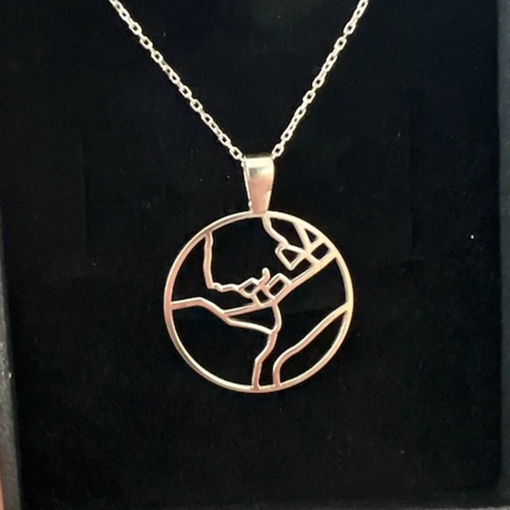 Collar personalizado con mapa de Where We Met, collares con colgante de coordenadas de acero inoxidable chapado en oro, regalo único para pareja