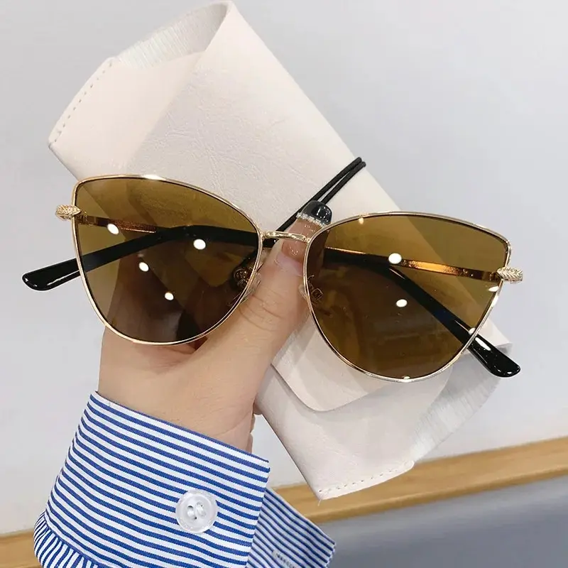 Nowe retro metalowe małe oprawki okulary przeciwsłoneczne kocie oczy styl damski europejska i amerykańska moda zdjęcie uliczne dekoracyjne Sungla