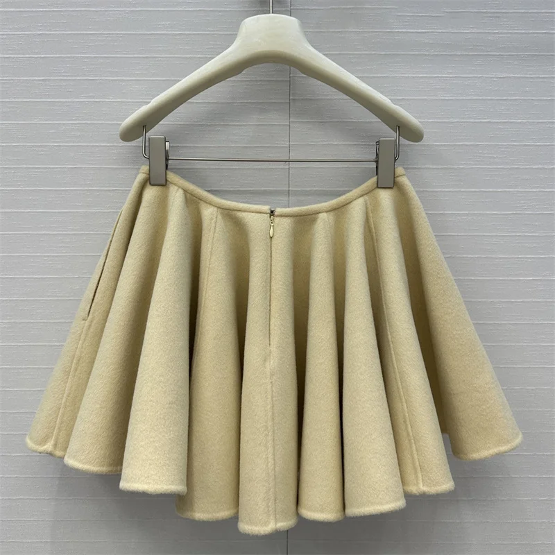 여성 스커트 2025년 가을 신상 로우라이즈 슬림핏 미니스커트 울 혼방 숏 스커트 캐주얼 플리츠 스커트 여성 하프 스커트
