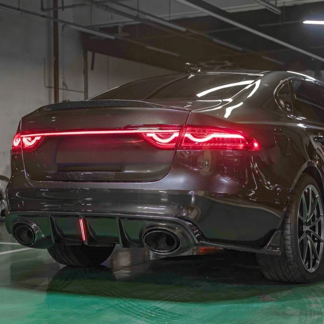 

For 2016-2019 Jaguar XFL Travel Edition Modified RS Carbon Fiber Rear Lip Small Surround Auto Parts