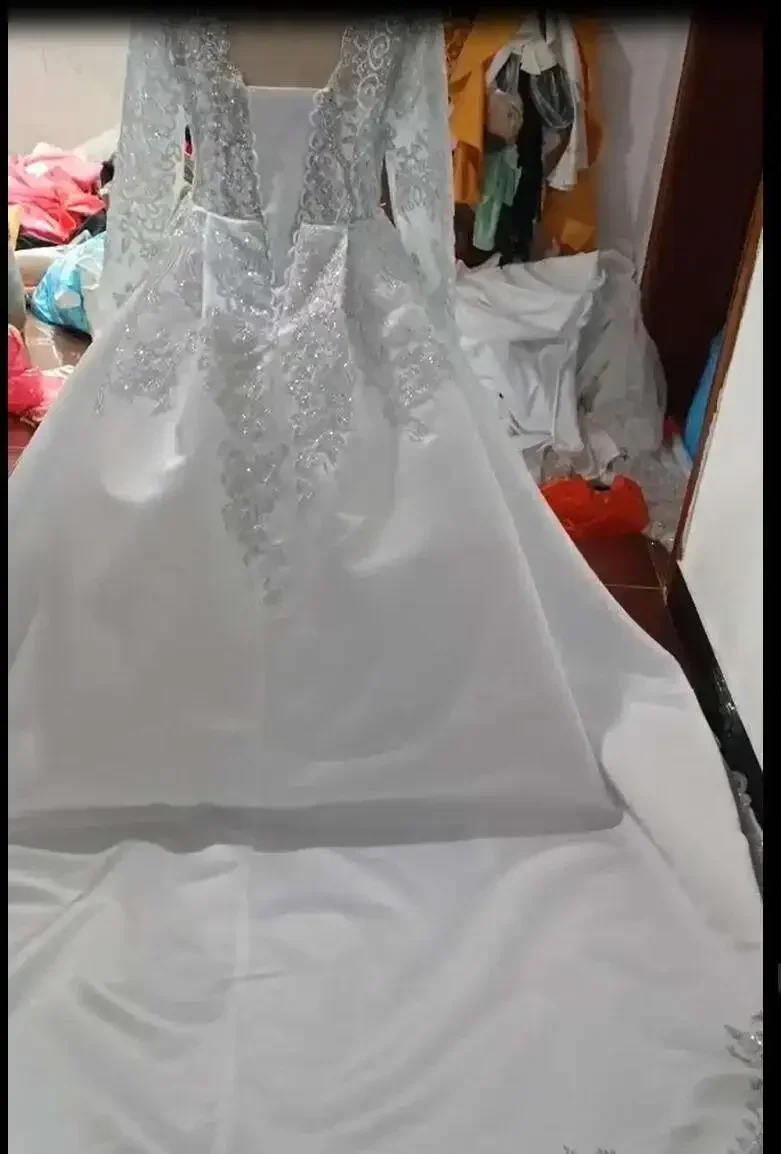 カスタムメイドのドバイ風アラビアンビーズレースフォーマルブライダルドレス、ジュエルネック、イリュージョンシアービーズ、クリスタルビーズ、ロングスリーブ、サテンウェディングドレス