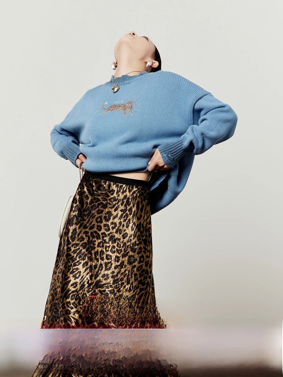 

Свободный вязаный синий свитер женский, повседневный, зимний, новый, с леопардовым принтом, универсальный, удобный, с длинными рукавами, круглым вырезом, топ