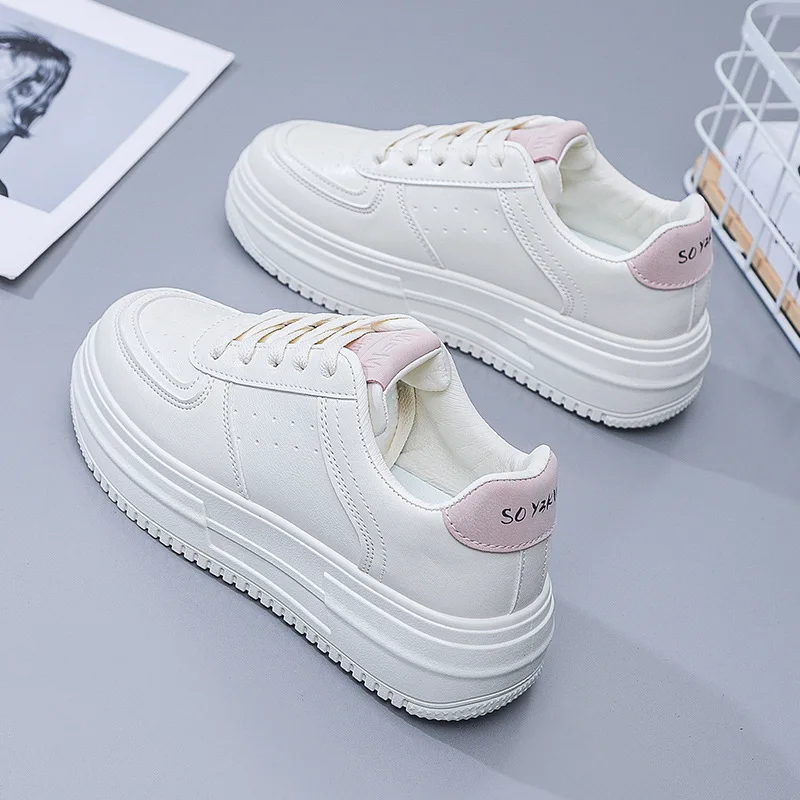 Luxe Nieuwe Dikke Zool Outdoor Ochtend Hardloopsneakers 2024 Vrouwelijke Studenten Modetrend Veelzijdige Casual Kleine Witte Schoenen