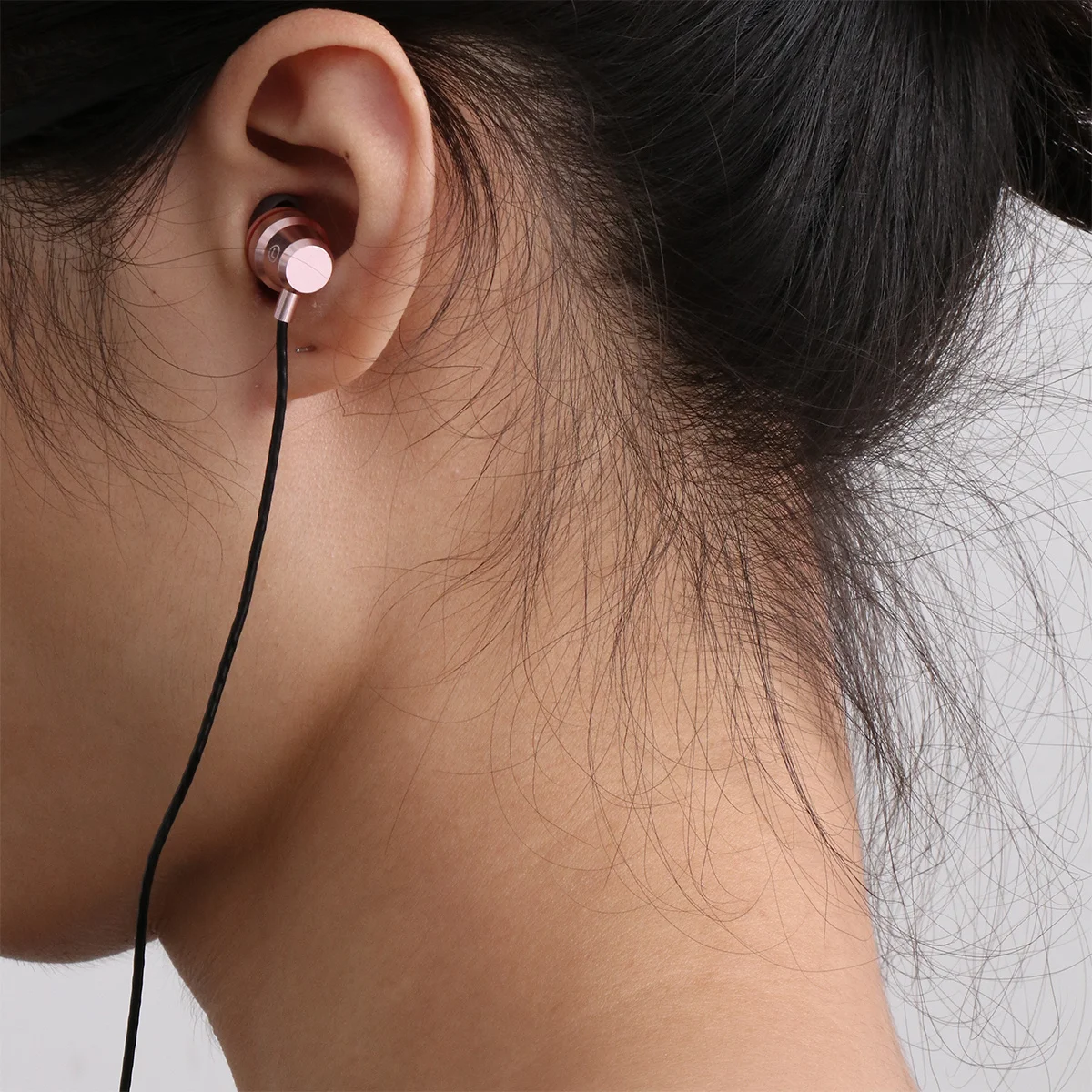 

In-Ear Earphones Type Bass Hifi Stereo Sound Sweat-Proof Ergonomic Design For Smartphone Devices Rose Gold