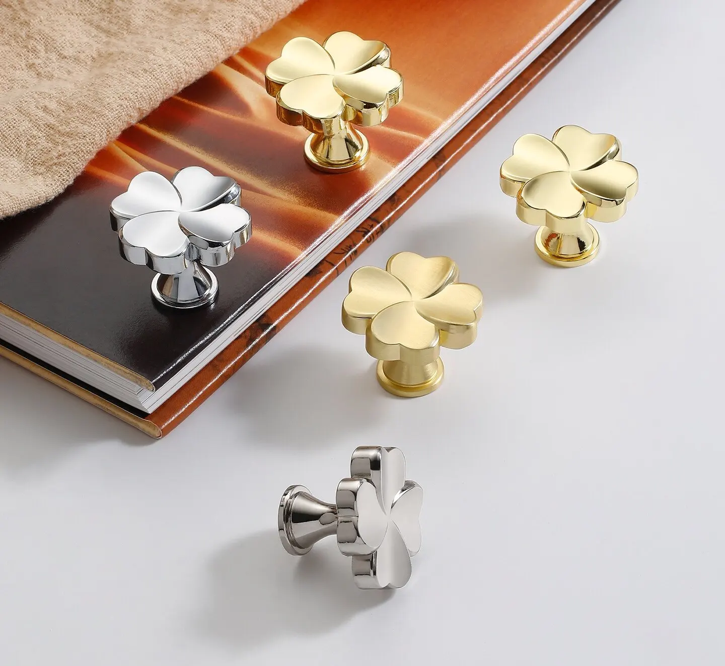 French-Style Light Luxury Four-Leaf Clover Knob - Suitable For Furniture, Cabinets, And Drawer Single-Hole Small Handles