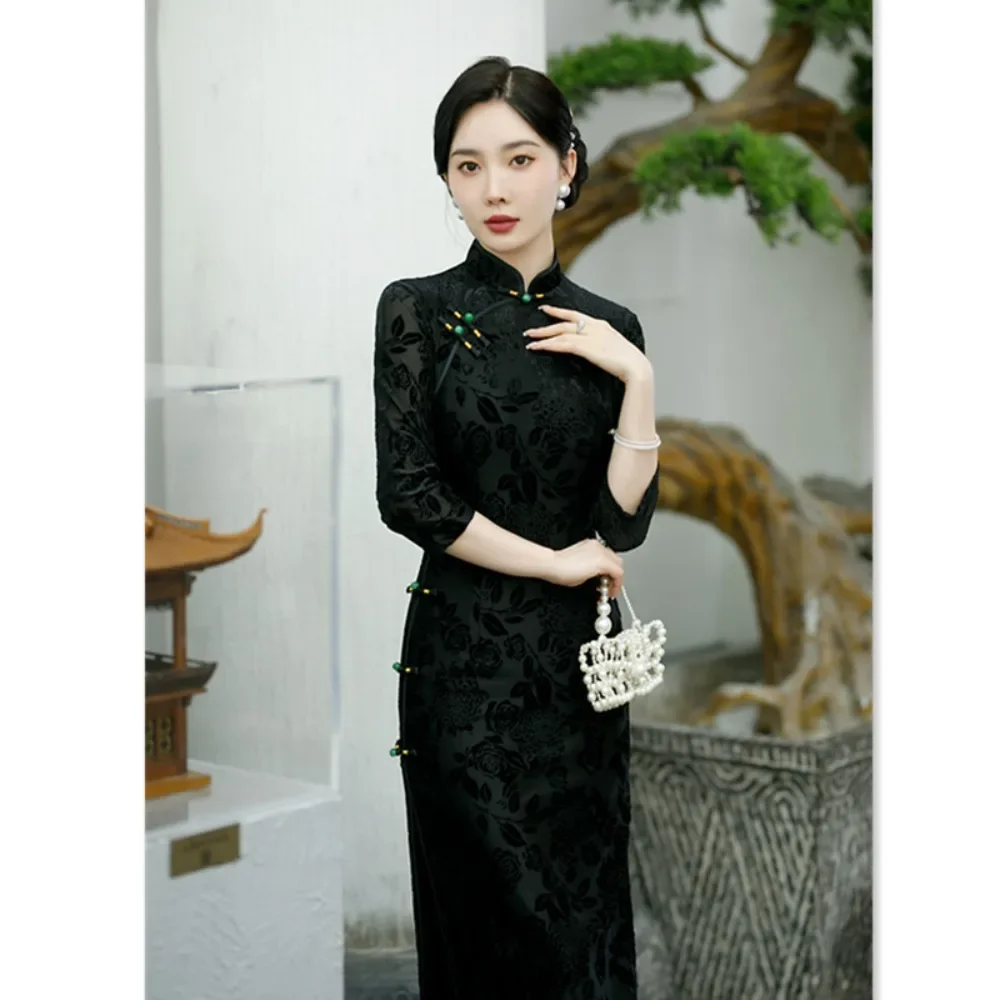 Spring and Summer New Style Cheongsam for Middle-aged and Elderly Women Retro Chinese Style Velvet Long Mid-sleeve 2024