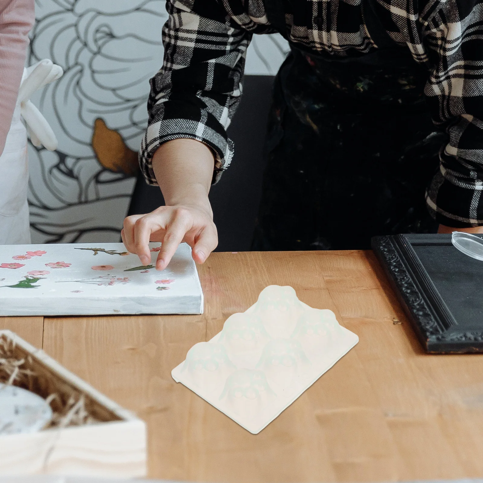 

2Set Resin Keycaps Mold Silicone Kit Mechanical Keyboard DIY Crystal Casting Kit Cat Paw Keycap Silicone Mold Gaming Accessories